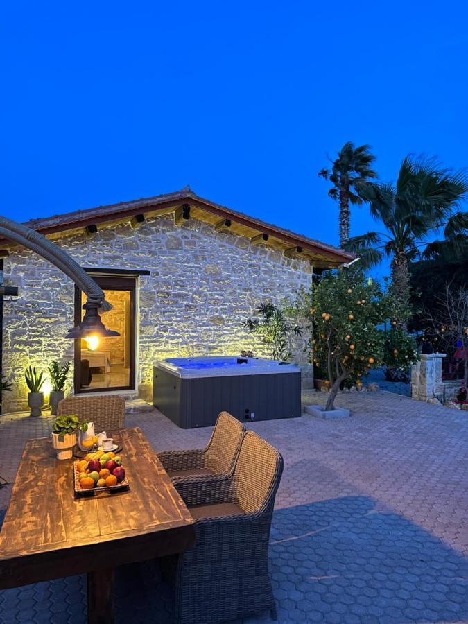 Villa Aspasia With Private Jacuzzi - Oasis Resort Kokkinos Pirgos Exterior photo