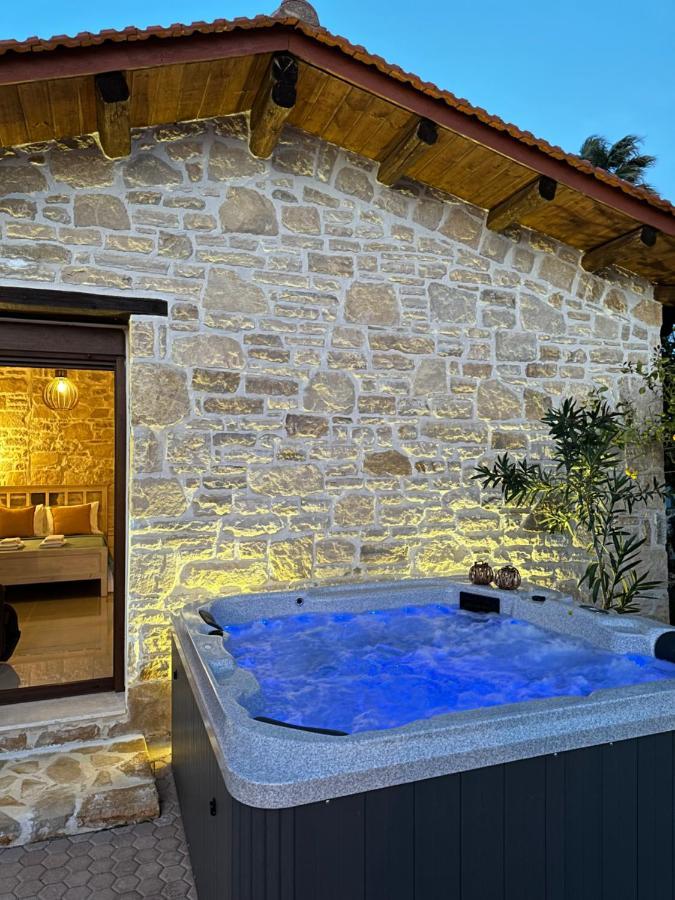 Villa Aspasia With Private Jacuzzi - Oasis Resort Kokkinos Pirgos Exterior photo